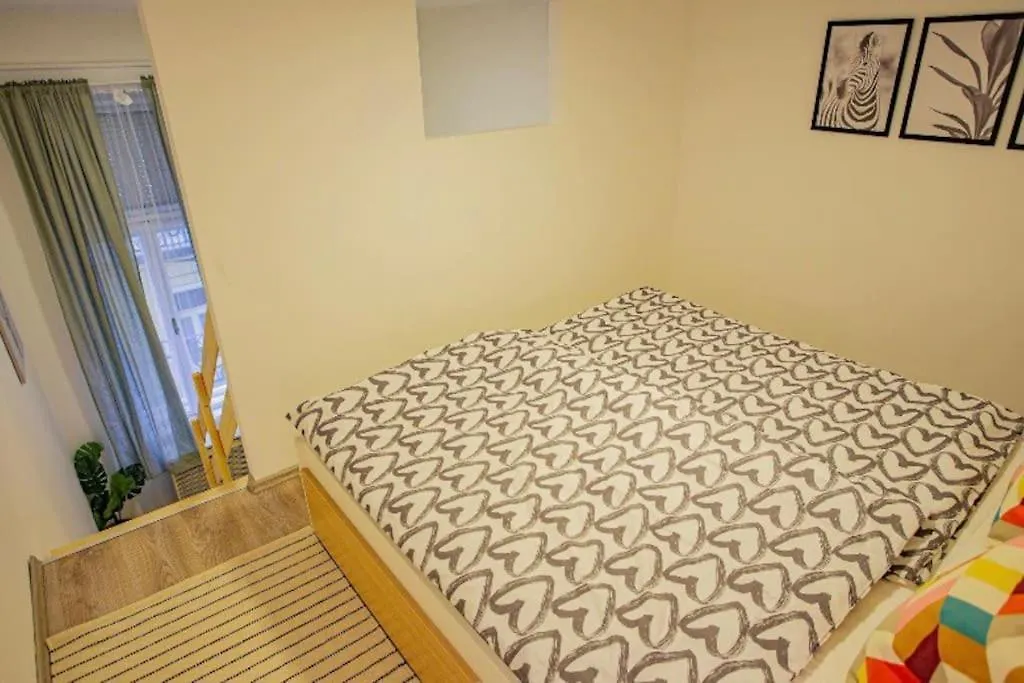 Cosy Flat In Akacfa Str., Aya Apartamento Budapeste
