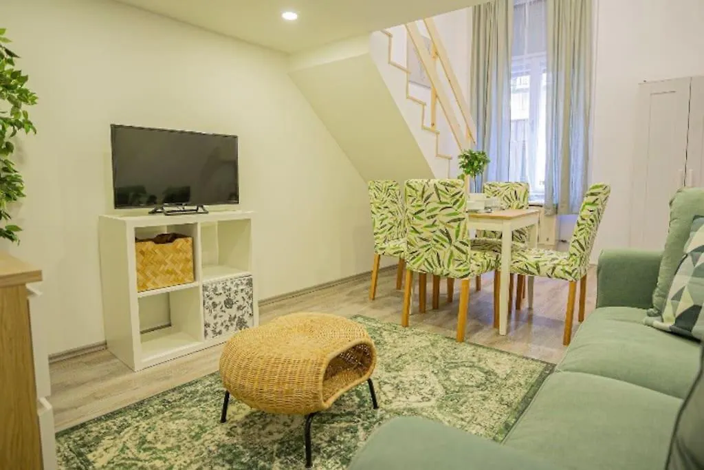 Cosy Flat In Akacfa Str., Aya Apartment Budapest Hungary