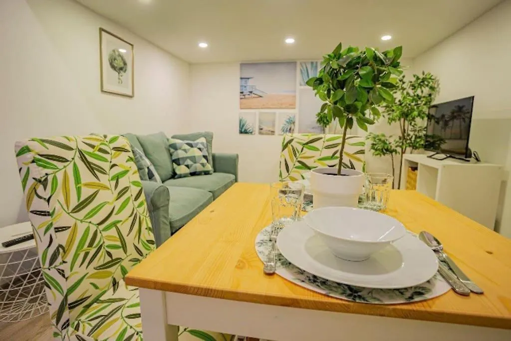 Cosy Flat In Akacfa Str., Aya Apartment Budapest Hungary